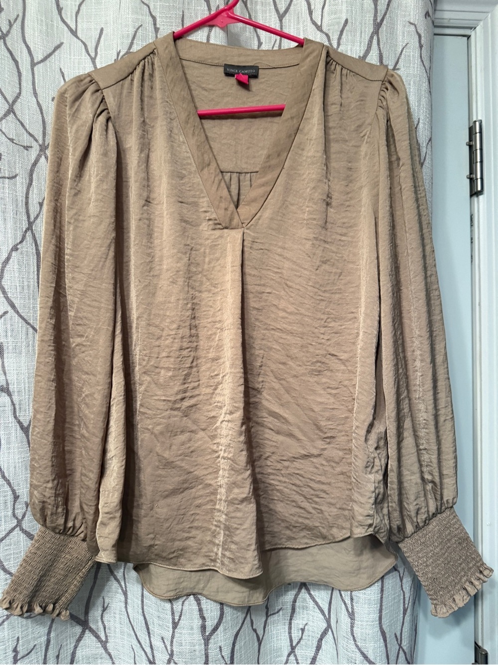 Vince camuto blouse size m tan color